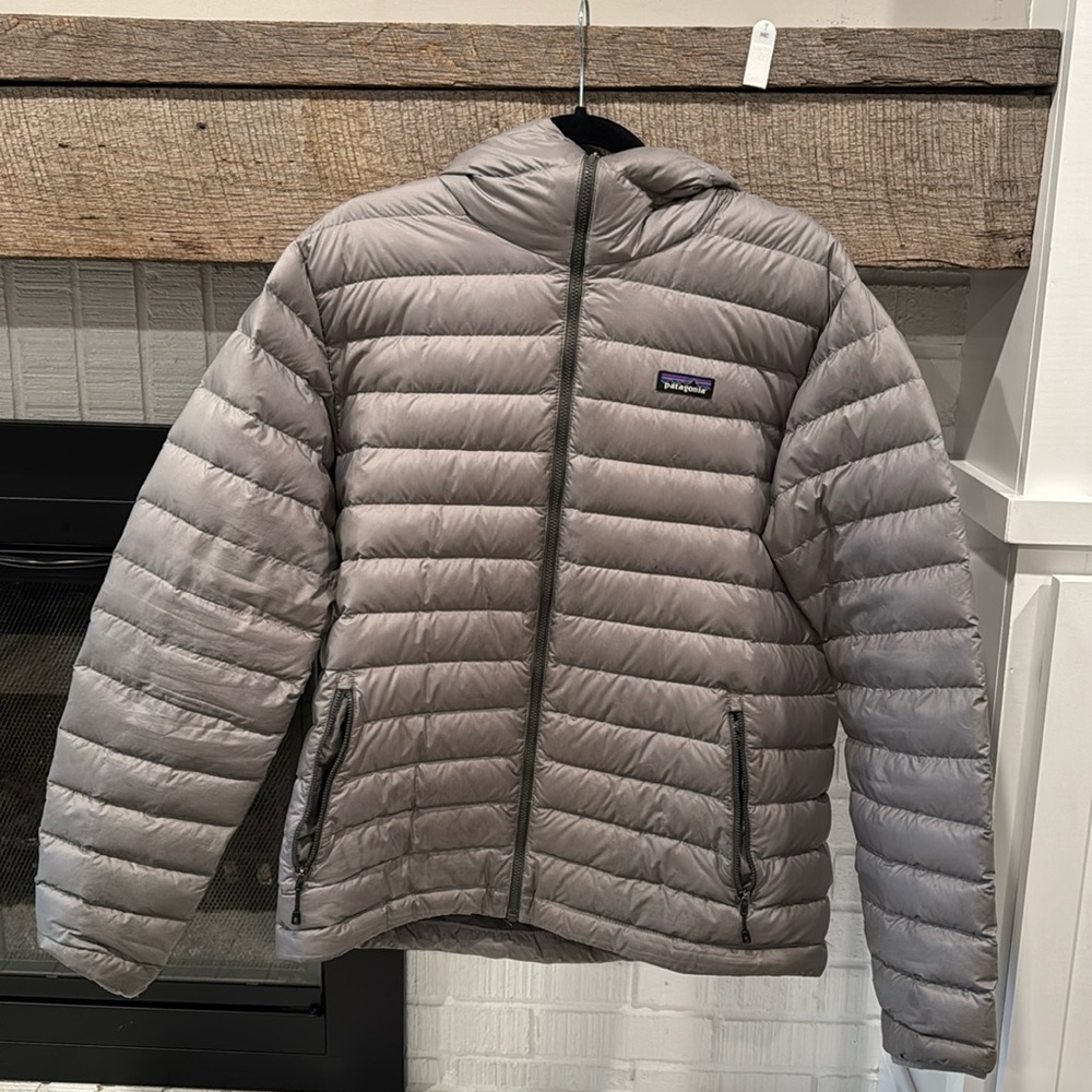Patagonia Men’s L Down Sweater Hoody